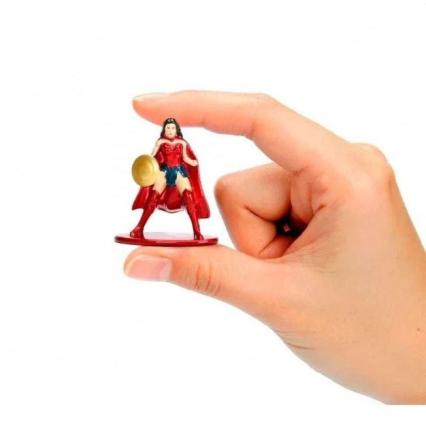 Encontraproduto.com.br - Bonecos de Metal Jada Nano DC Comics Pack com 5 Unidades - Wonder Woman, Cyborg, The Flash, Parademon, Batman ARMARINHOS FERNANDO