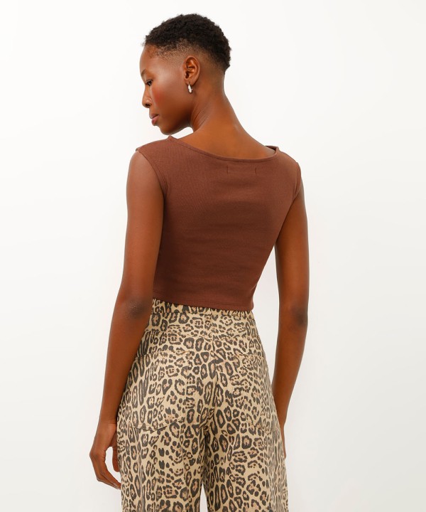 Encontraproduto.com.br - cropped de algodão decote canoa marrom
