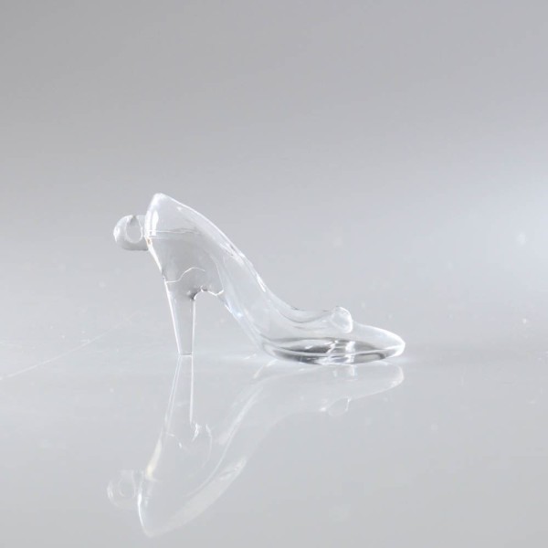 Encontraproduto.com.br - PINGENTE SAPATINHO 53MM EM ACRILICO COM 500GR