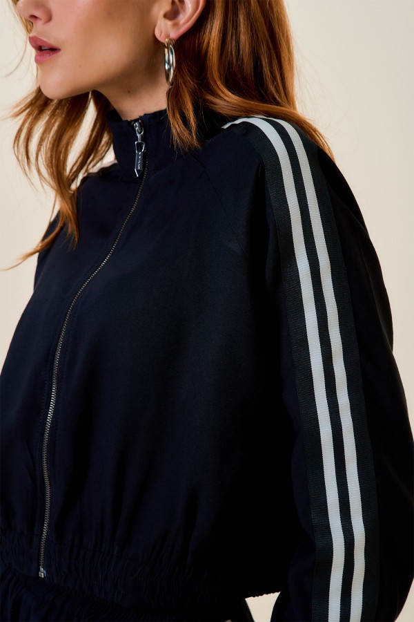 Encontraproduto.com.br - JAQUETA BOMBER COM RETILINEA PRETO