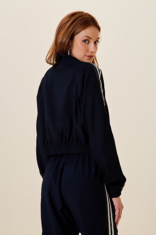 Encontraproduto.com.br - JAQUETA BOMBER COM RETILINEA PRETO