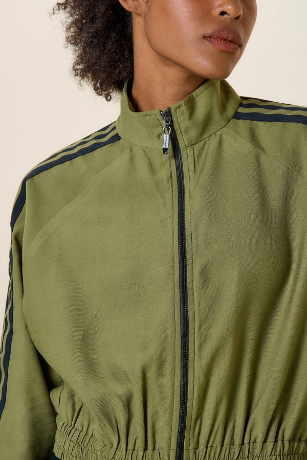 Encontraproduto.com.br - JAQUETA BOMBER COM RETILINEA VERDE ESCURO