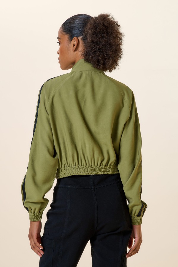 Encontraproduto.com.br - JAQUETA BOMBER COM RETILINEA VERDE ESCURO