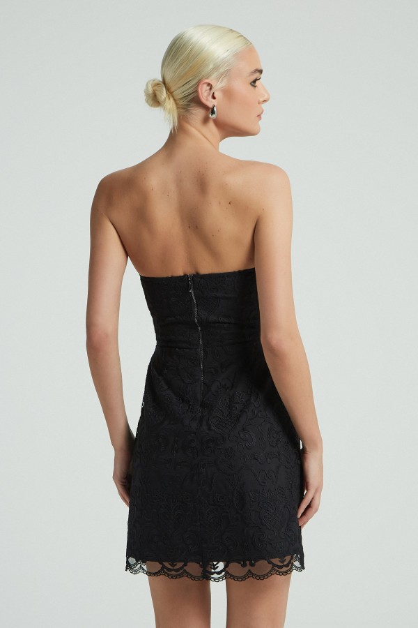 Encontraproduto.com.br - VESTIDO CURTO GUIPIR TOMARA QUE CAIA-PRETO