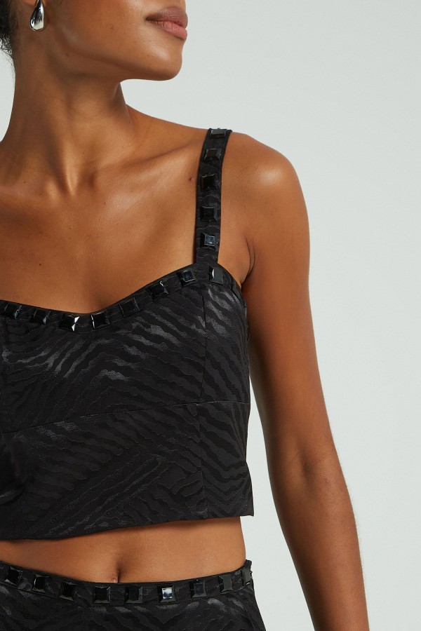 Encontraproduto.com.br - TOP LISO COM BOJO BORDADO-PRETO
