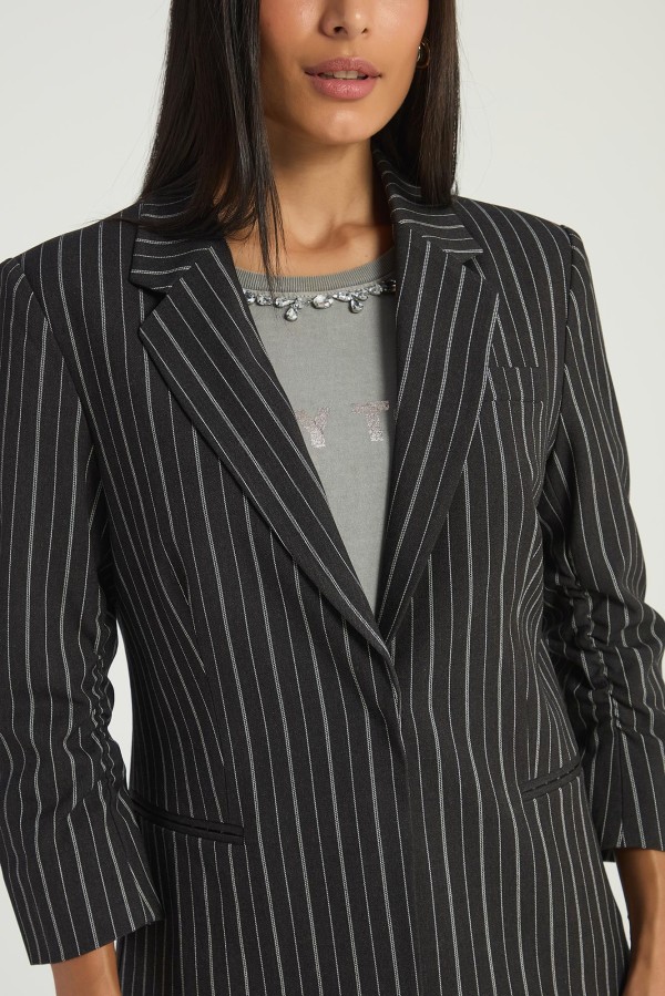 Encontraproduto.com.br - BLAZER LISTRADO - BLACK