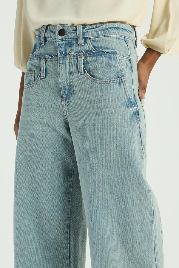 Encontraproduto.com.br - CALCA JEANS RETA COM RECORTE NO COS - JEANS MEDIO