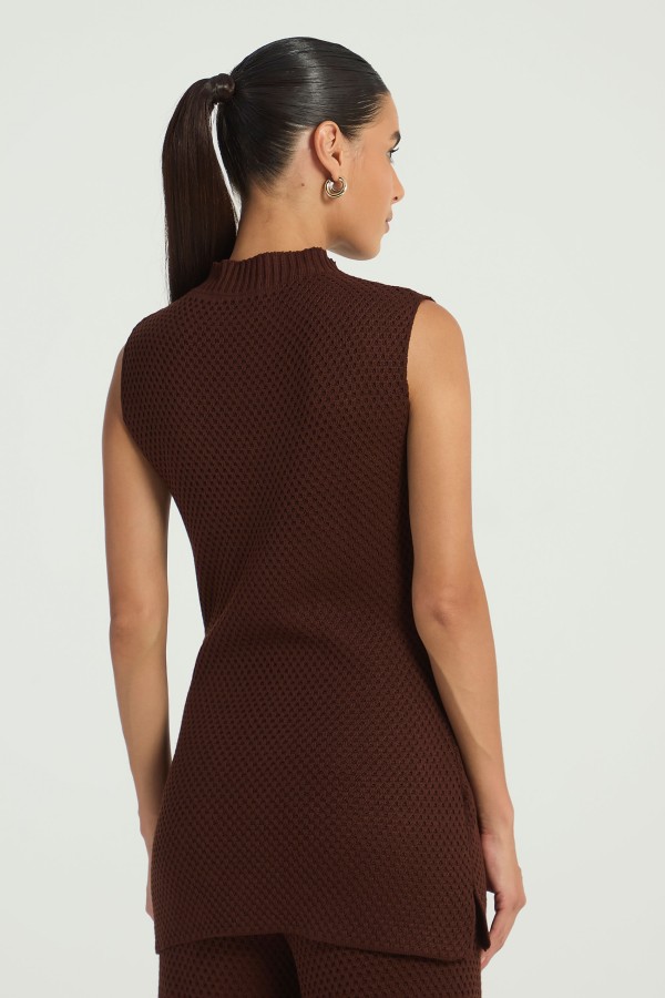 Encontraproduto.com.br - BLUSA TRICOT GOLA ALTA ALONGADA-MARROM