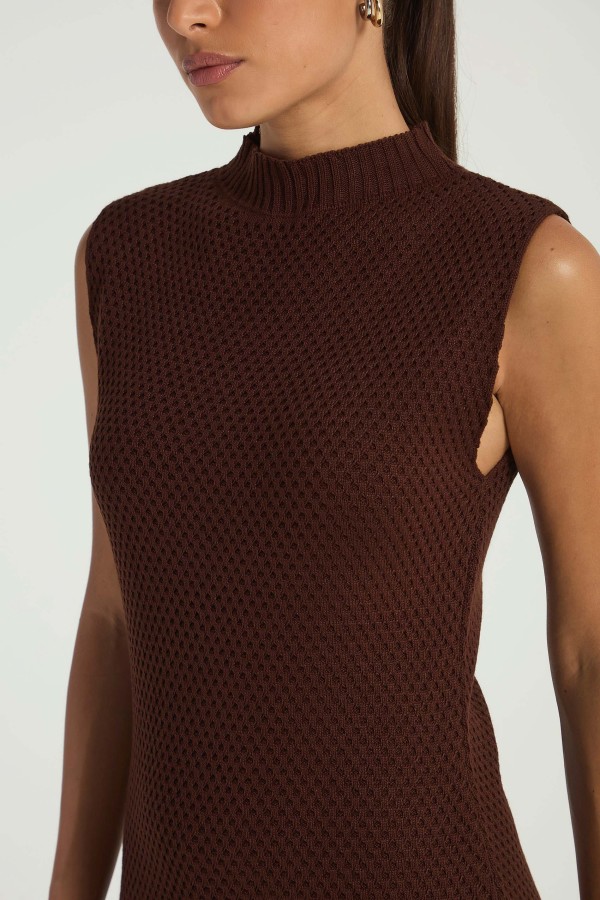 Encontraproduto.com.br - BLUSA TRICOT GOLA ALTA ALONGADA-MARROM