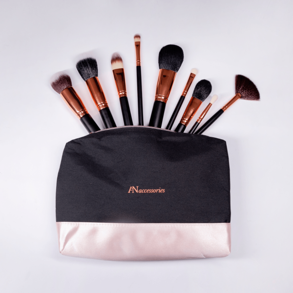 Encontraproduto.com.br - Necessaire ANaccessories Preta com detalhe rosa