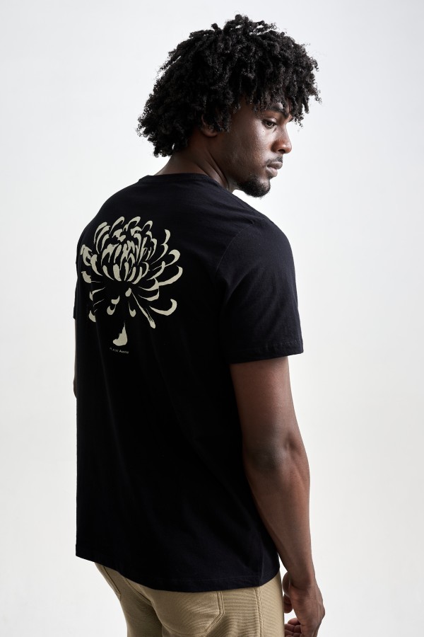 Encontraproduto.com.br - Camiseta Blooming Preto