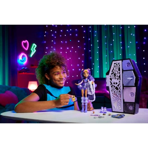 Encontraproduto.com.br - Boneca Articulada - Monster High - Skulltimate Secrets - Fear Idescent - Clawdeen Wolf MATTEL