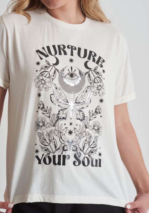 Encontraproduto.com.br - Camiseta em algodão com estampa de borboleta