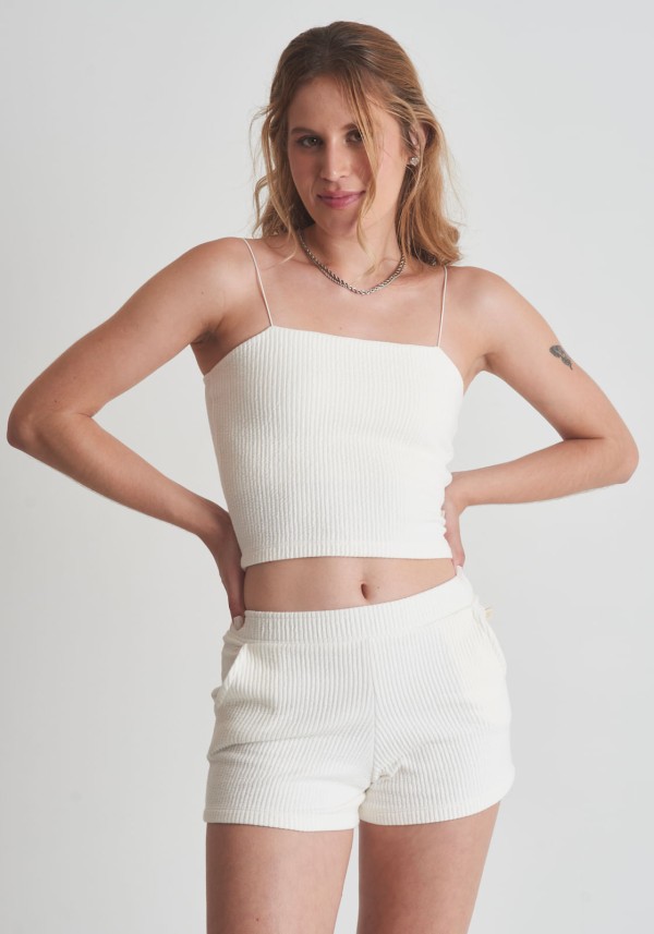 Encontraproduto.com.br - Short em malha diferenciada com bolsos