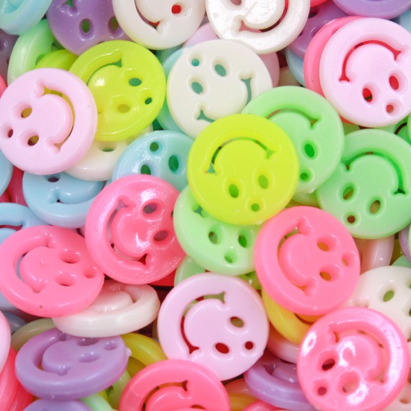 Encontraproduto.com.br - PINGENTE SMILE 15MM EM ACRILICO COM 50GR
