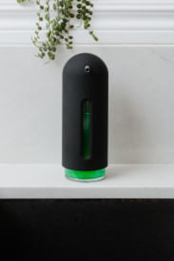 Encontraproduto.com.br - Dispenser Porta Detergente Penguin Preto 355ml