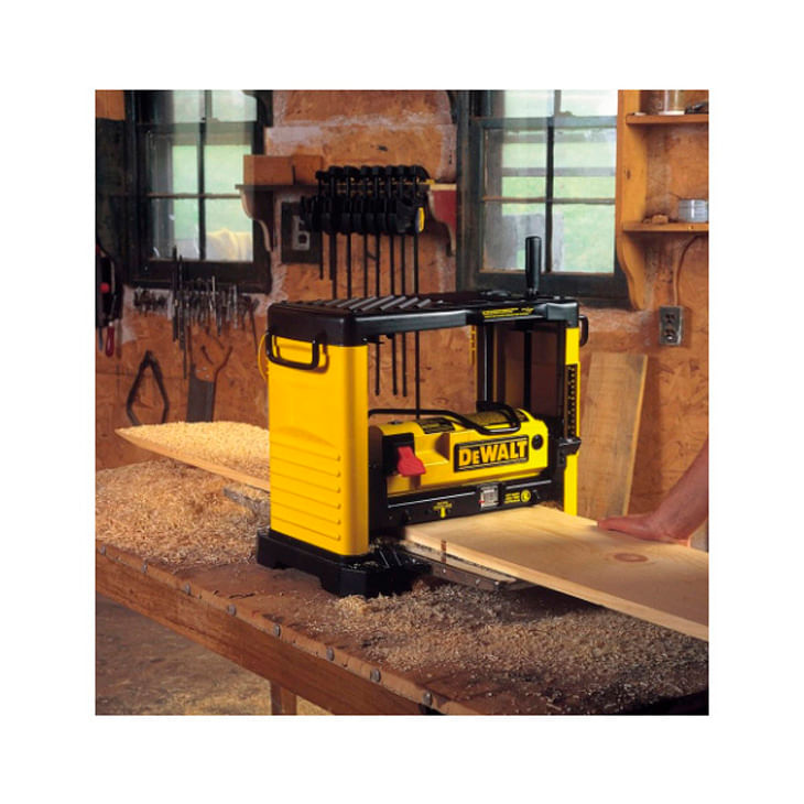 Encontraproduto.com.br - Plaina Desengrossadeira Portátil Dewalt DW733-B2 1800W