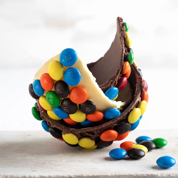 Encontraproduto.com.br - Ovo de Chocolate Duo ao Leite & Branco com M&Ms - 350g