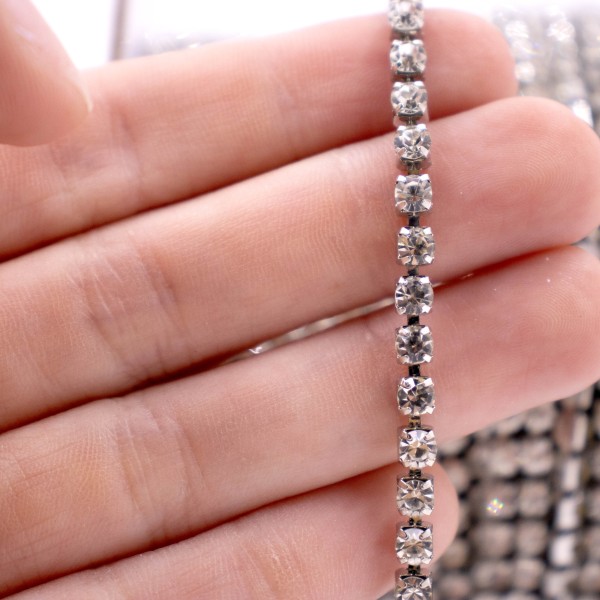 Encontraproduto.com.br - CORRENTE DE STRASS JUNTA SS16 EM VIDRO COM 25 METROS