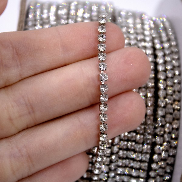 Encontraproduto.com.br - CORRENTE DE STRASS JUNTA SS10 EM VIDRO COM 50 METROS