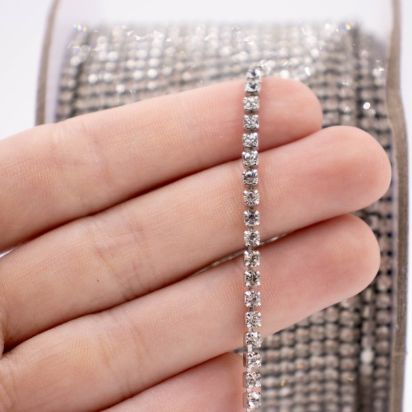 Encontraproduto.com.br - CORRENTE DE STRASS JUNTA SS10 EM VIDRO COM 50 METROS