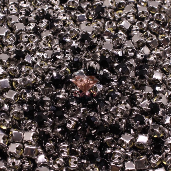 Encontraproduto.com.br - STRASS DE COSTURA C/CAIXINHA 4 GARRAS SS18 EM FERRO COM 1.440 PEÇAS