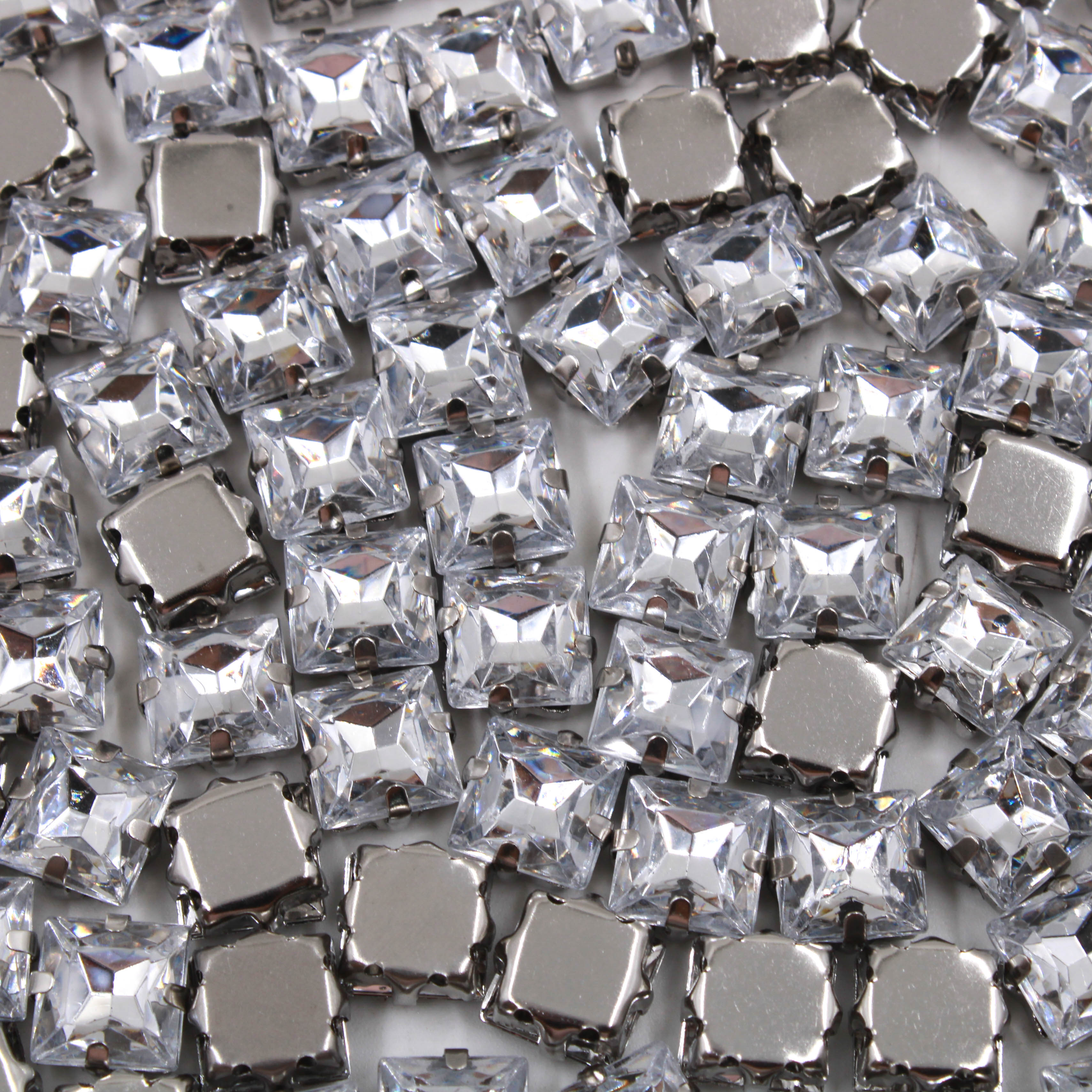Encontraproduto.com.br - CHATON ENGRAMPADO QUADRADO 08MM EM ACRILICO COM 500 PEÇAS