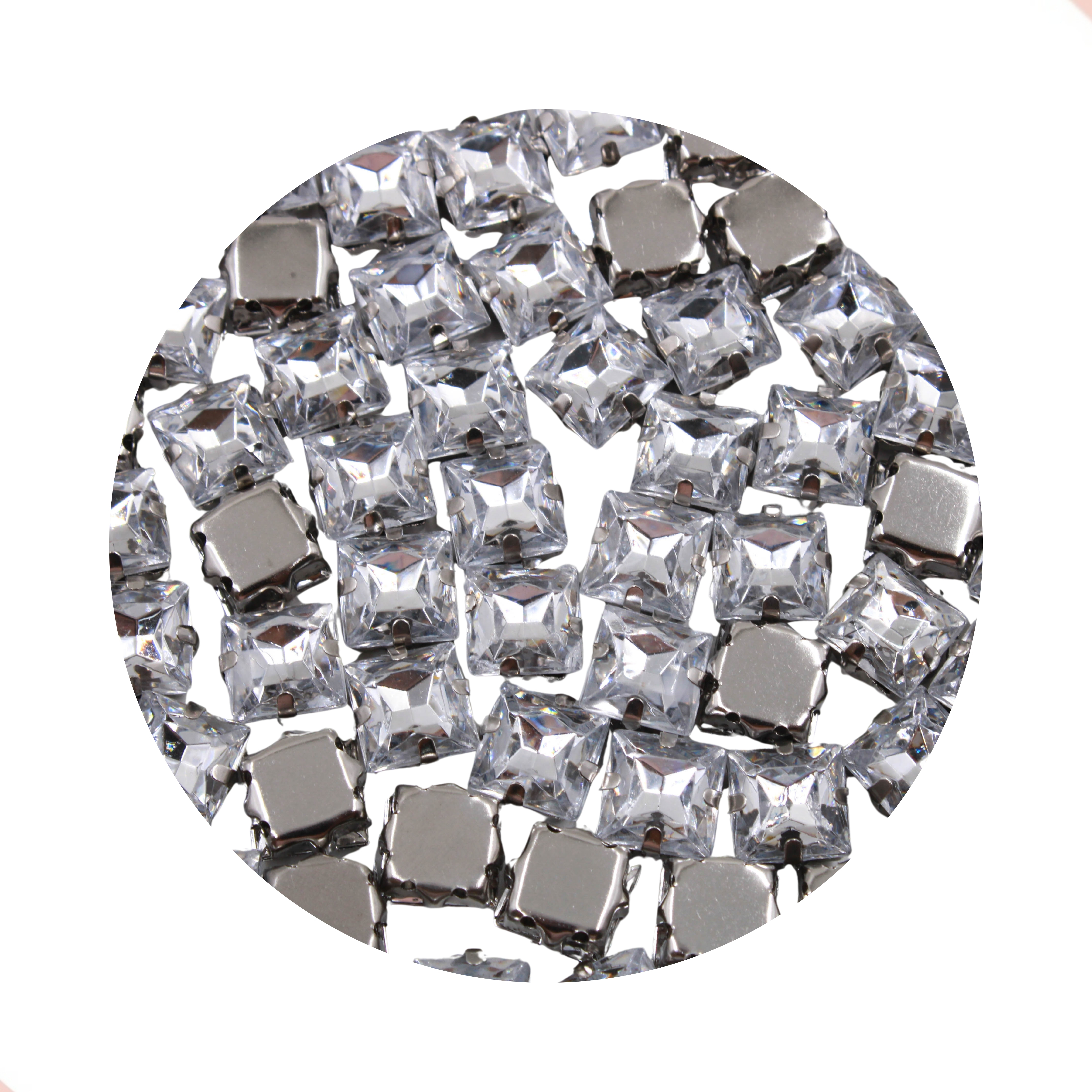 Encontraproduto.com.br - CHATON ENGRAMPADO QUADRADO 08MM EM ACRILICO COM 500 PEÇAS