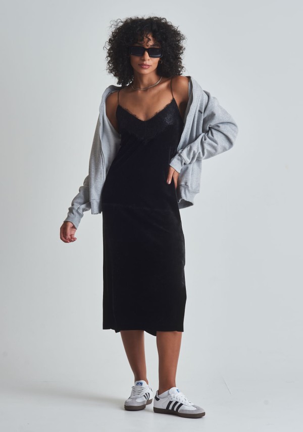Encontraproduto.com.br - Vestido Midi alcinha veludo renda no decote preto