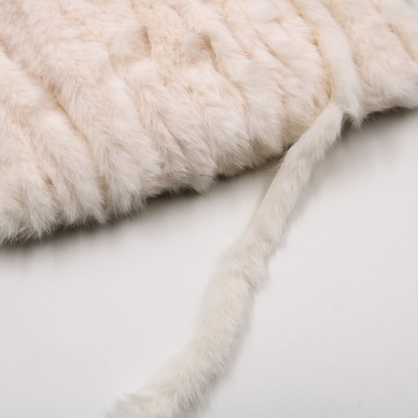 Encontraproduto.com.br - POMPOM BIGODE 05MM EM POLIESTER COM 25 METROS