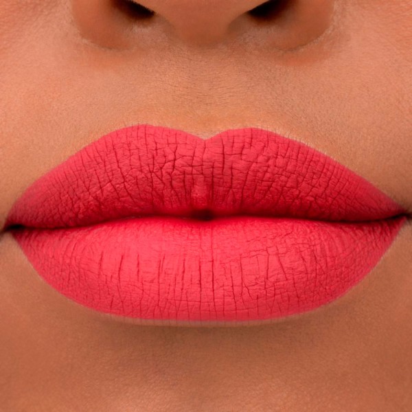 Encontraproduto.com.br - Batom Líquido Matte Essence 8h Matte 07 Classic Red 2,5 ml