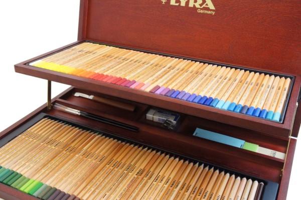 Encontraproduto.com.br - Lápis Aquarela Rembrandt Aquarell Estojo de Madeira Atelier com 100 Lápis + 5 Acessórios Ref.2014200 Lyra