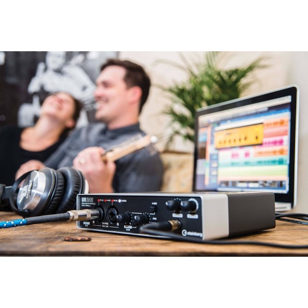 Encontraproduto.com.br - Interface de áudio 4 x 2 USB 2.0 UR-242 - Steinberg By Yamaha