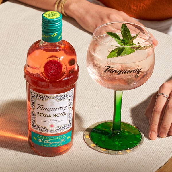 Encontraproduto.com.br - Gin Tanqueray Bossa Nova 700ml