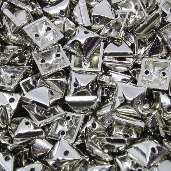 Encontraproduto.com.br - CHATON PARA COSTURA QUADRADO SPIKE 08MM EM ABS COM 250GR