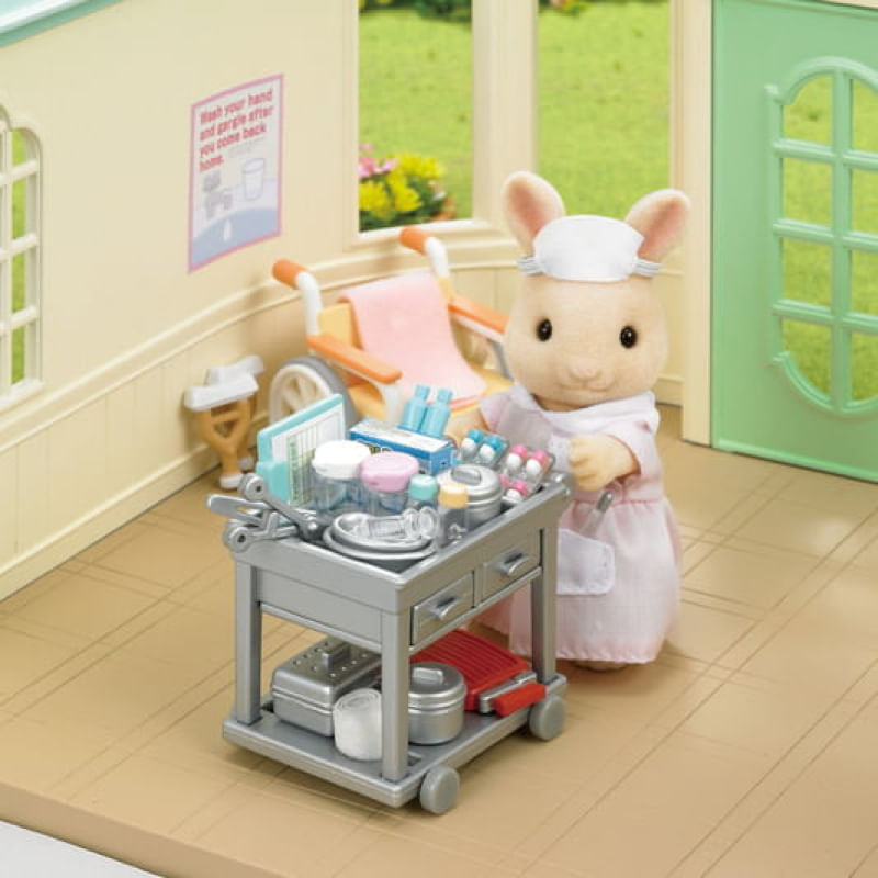 Encontraproduto.com.br - Sylvanian Families - Enfermeira do Campo - Epoch Magia