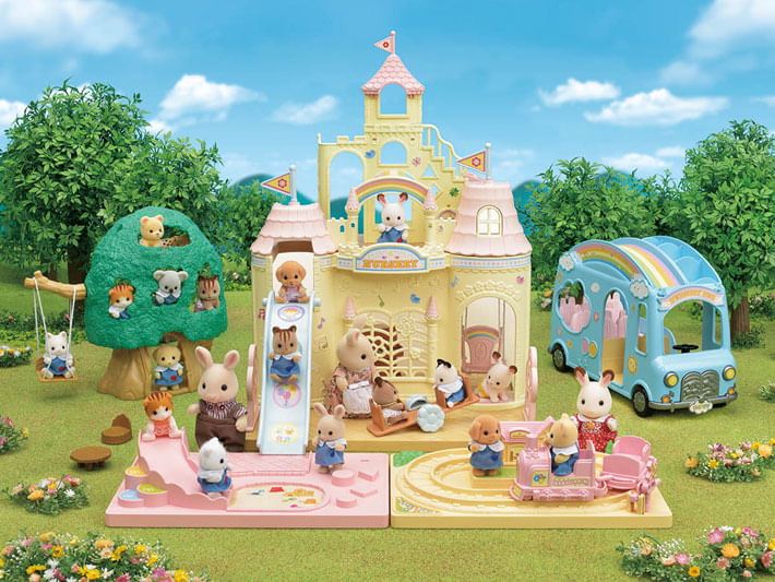 Encontraproduto.com.br - Sylvanian Families - Castelo Jardim Da Infância - Epoch Magia