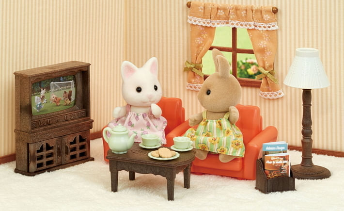 Encontraproduto.com.br - Sylvanian Families - Conjunto Sala de Estar com Irmã Gato - Epoch Magia