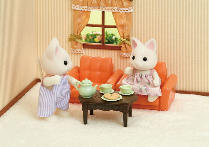 Encontraproduto.com.br - Sylvanian Families - Conjunto Sala de Estar com Irmã Gato - Epoch Magia