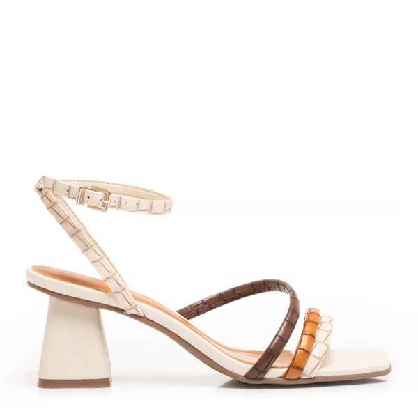 Sandália Off White Tiras Texturizadas