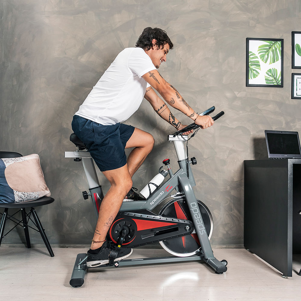 Encontraproduto.com.br - Bicicleta Spinning Speedo S103 Painel c/ Conexão Bluetooth