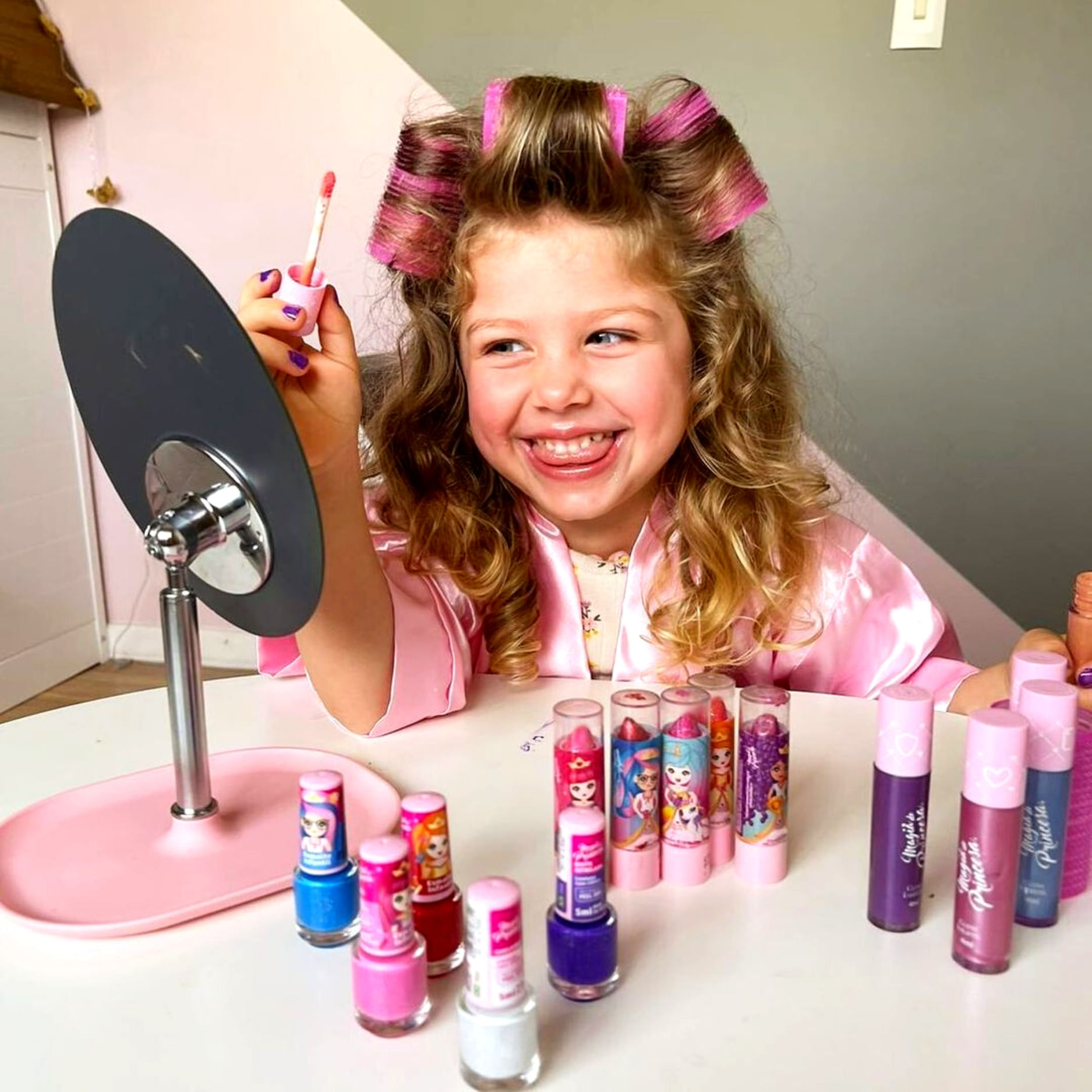 Encontraproduto.com.br - Kit Gloss Batom e Esmalte Magia de Princesa Amorosa
