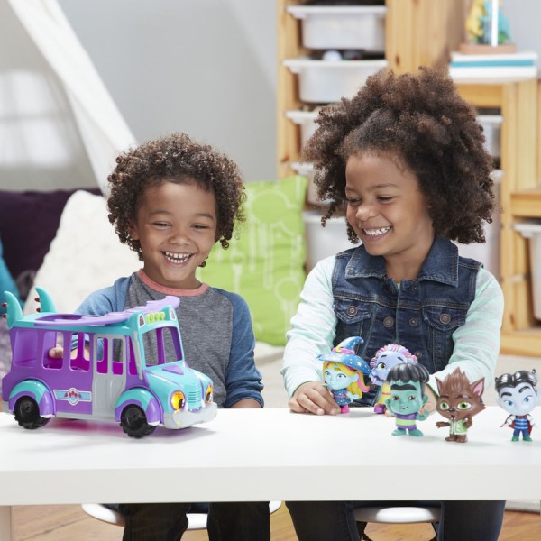 Encontraproduto.com.br - Ônibus Monstrinhos - Lobo Howler - Super Monsters - Hasbro