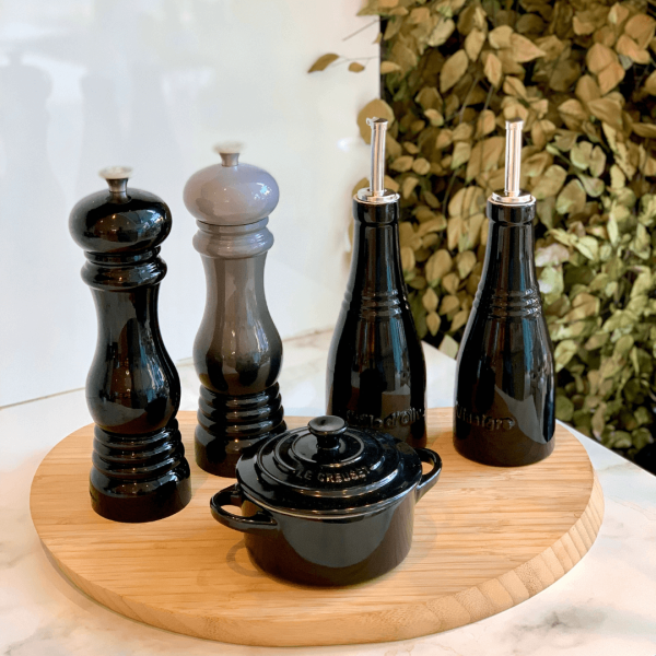 Encontraproduto.com.br - Conjunto Galheteiro Porta Óleo, Azeite e Vinagre Ônix Le Creuset