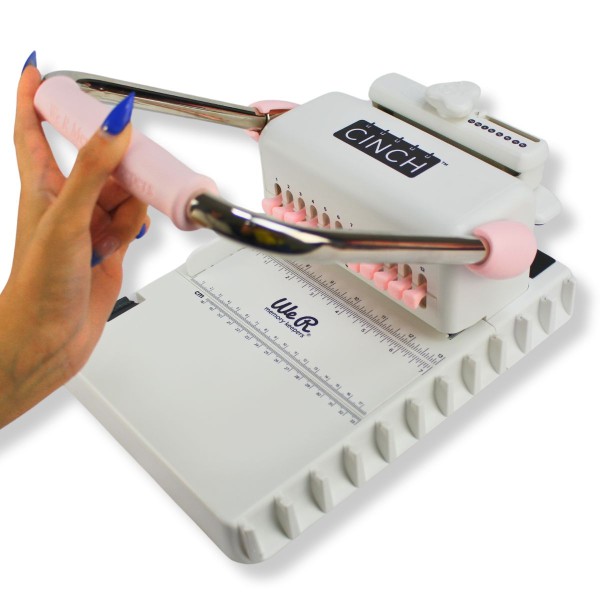 Encontraproduto.com.br - Encadernadora The Cinch Heidi Swapp Furo Quadrado Rosê We R Memory Keeepers 662789
