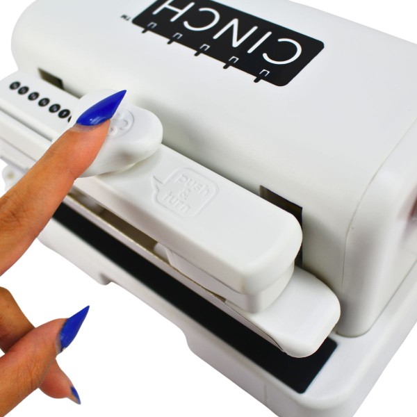 Encontraproduto.com.br - Encadernadora The Cinch Heidi Swapp Furo Quadrado Rosê We R Memory Keeepers 662789