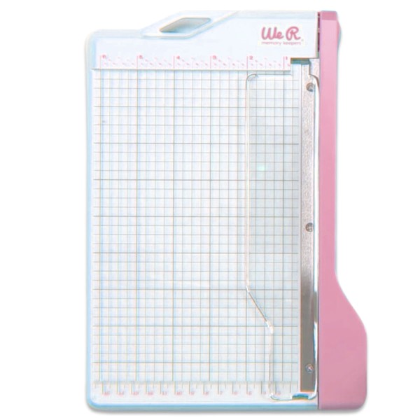 Encontraproduto.com.br - Mini Guilhotina Corte de Papel We R Memory Keepers 60000586