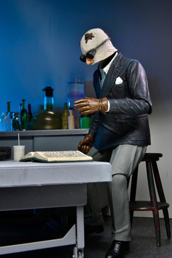 Encontraproduto.com.br - Figura Ultimate Invisible Man - Universal Monsters - 7 Scale - Neca