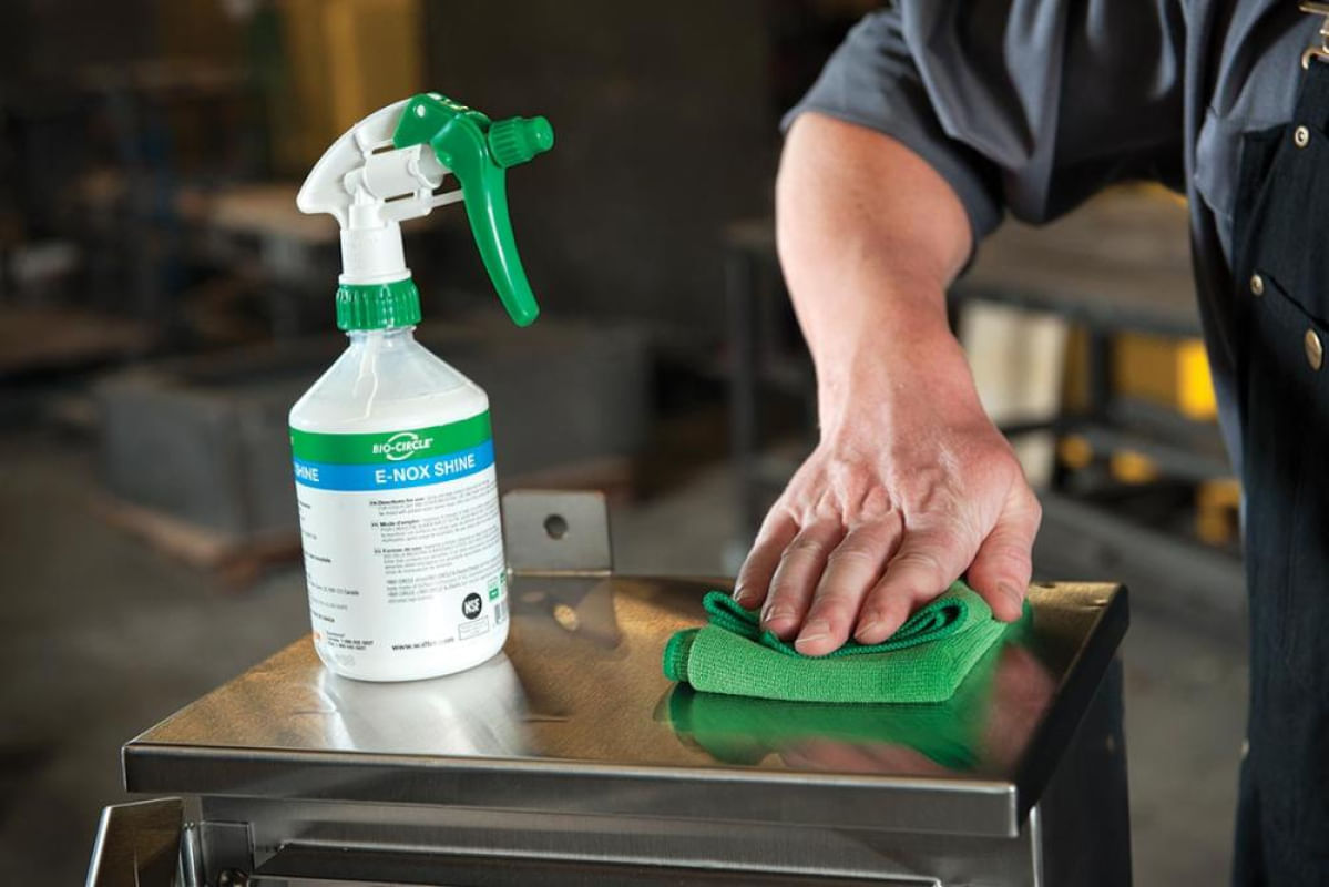 Encontraproduto.com.br - Removedor Protetor E-Inox 500ML Biodegradável com Borrifador- Walter