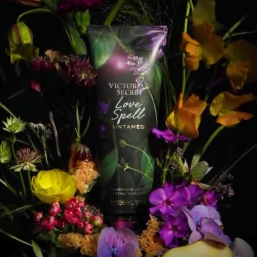 Encontraproduto.com.br - Victorias Secret Love Spell Untamed - Body Lotion 236ml